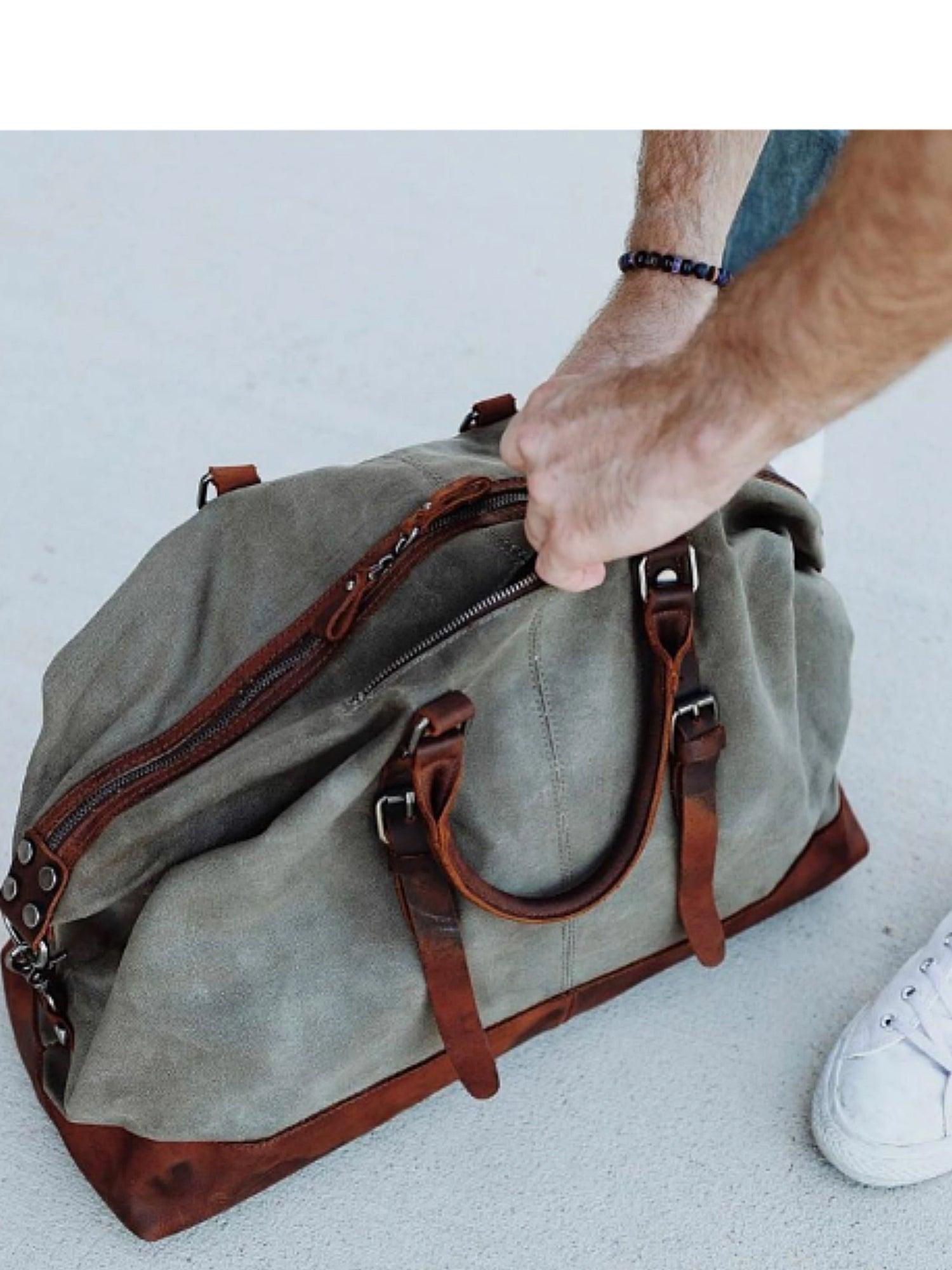 Premium Vector  Realistic vintage travel bag. leather brown